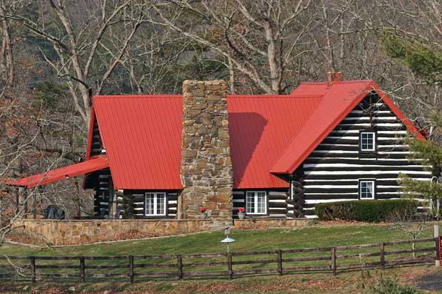Loghouse cabin at bigbend farm